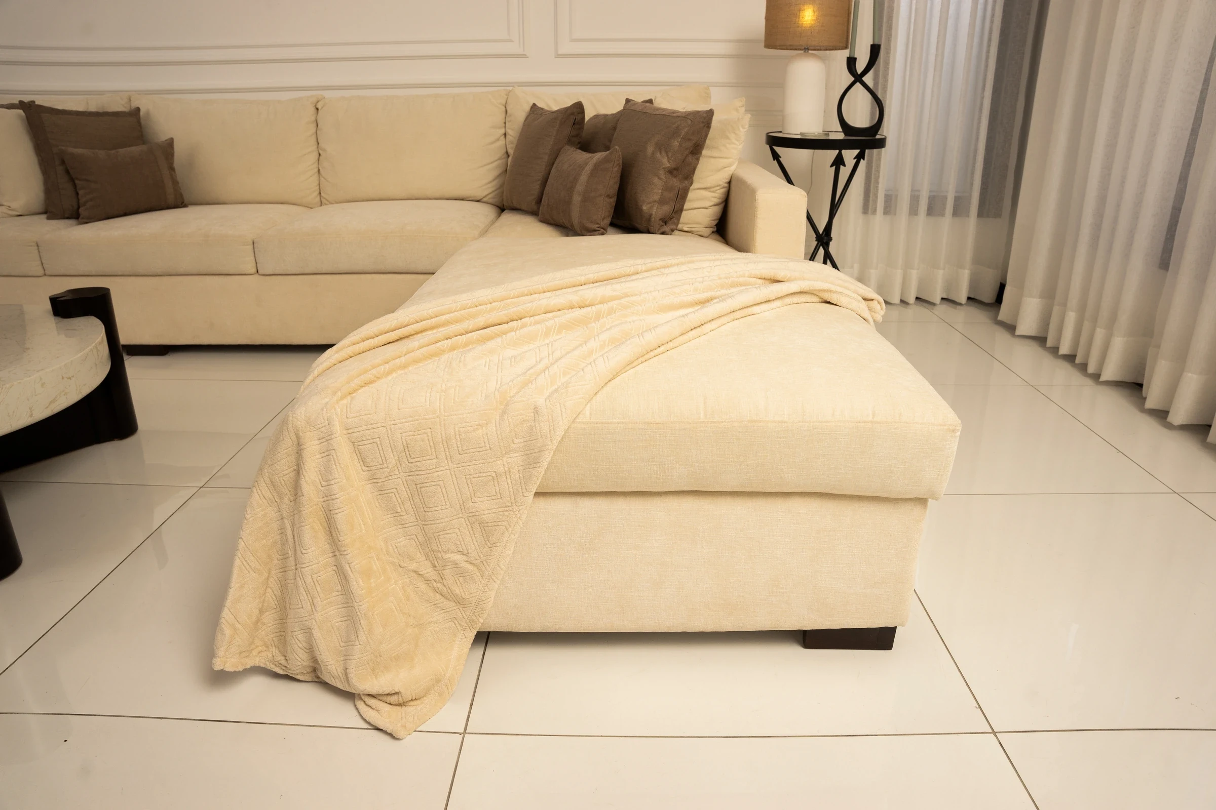 Alternate low-angle chaise detail.